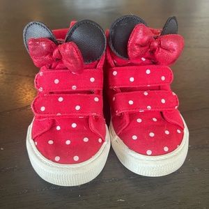 Red polka dot GAP Minnie Mouse shoes size 6 Toddler